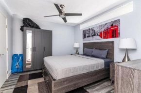 AMAZING 2BR 2BA NEWLY RENO BEACHFRONT APT W/BEACH VIEW